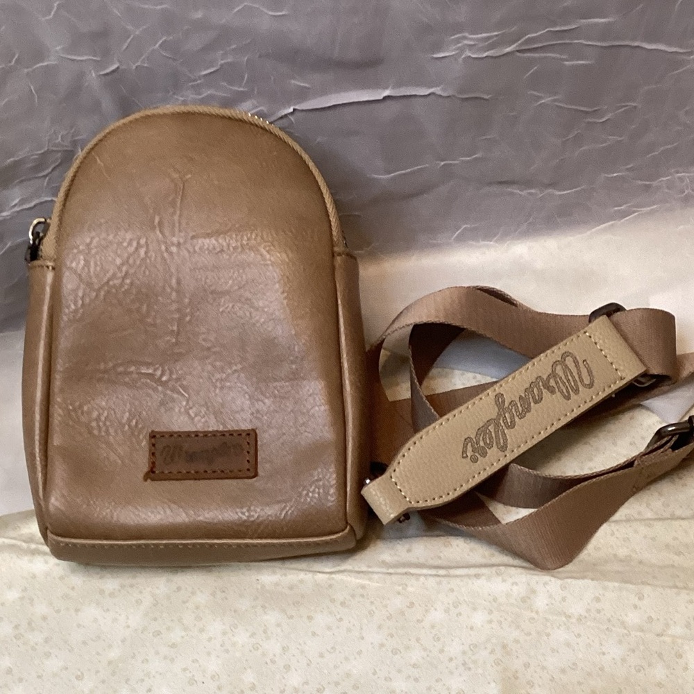 Wrangler Crossbody Adjustable Purse Nylon Strap Perfect Size Shopping Travel